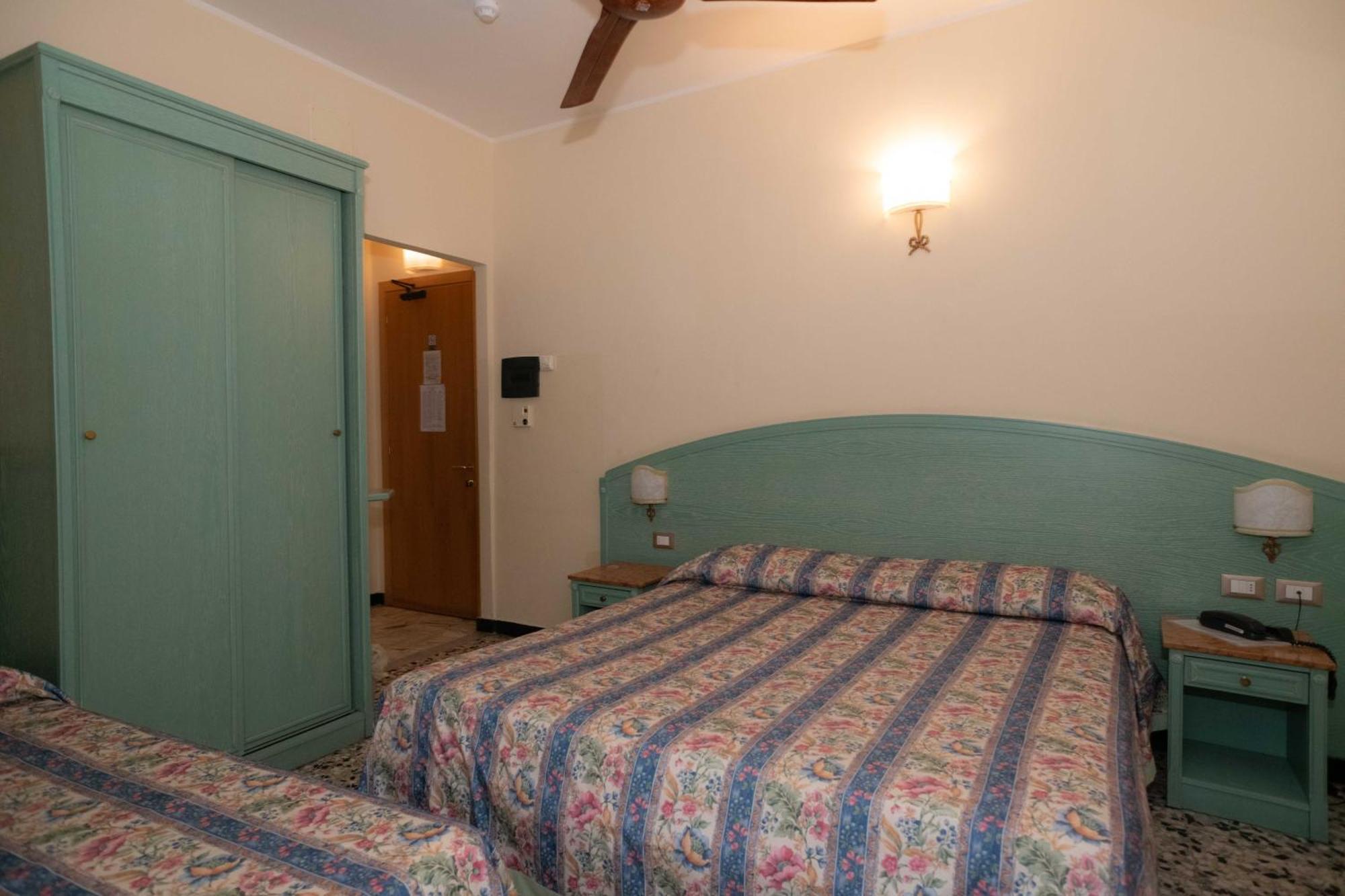 Hotel Magnolia Albenga Exterior foto